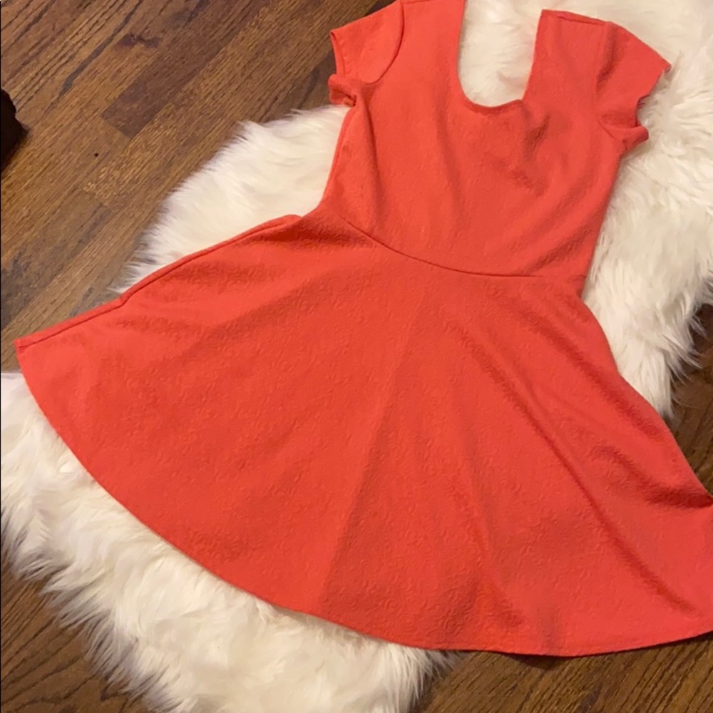 Short sleeve dress